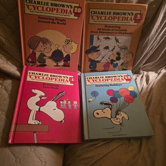 Lot Of 4 Charlie Brown's Cyclopedia Volumes 1,3,10,12 Used - Picture 1 of 2